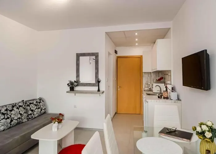 Searent Sunlit With Terrace & Wine Evenings 2 Min Harmani *